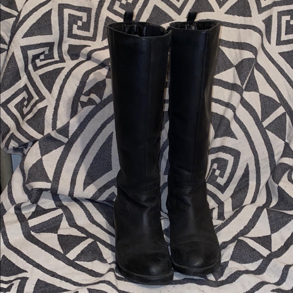 Clarks tall black leather boot 9